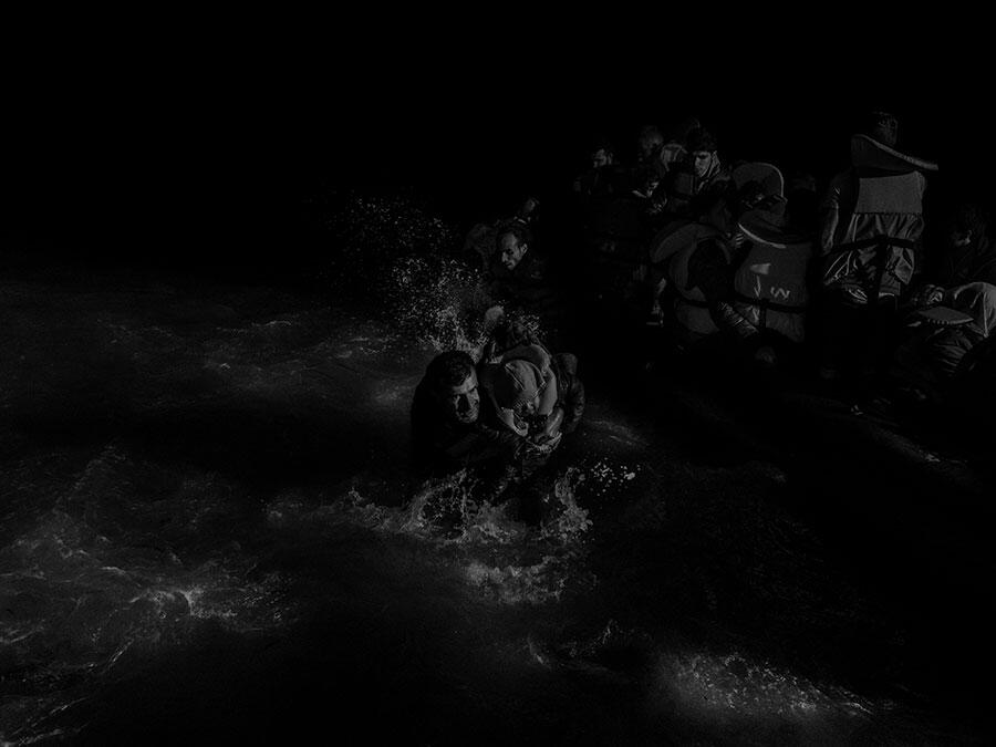 alex-majoli-lesbos-greece