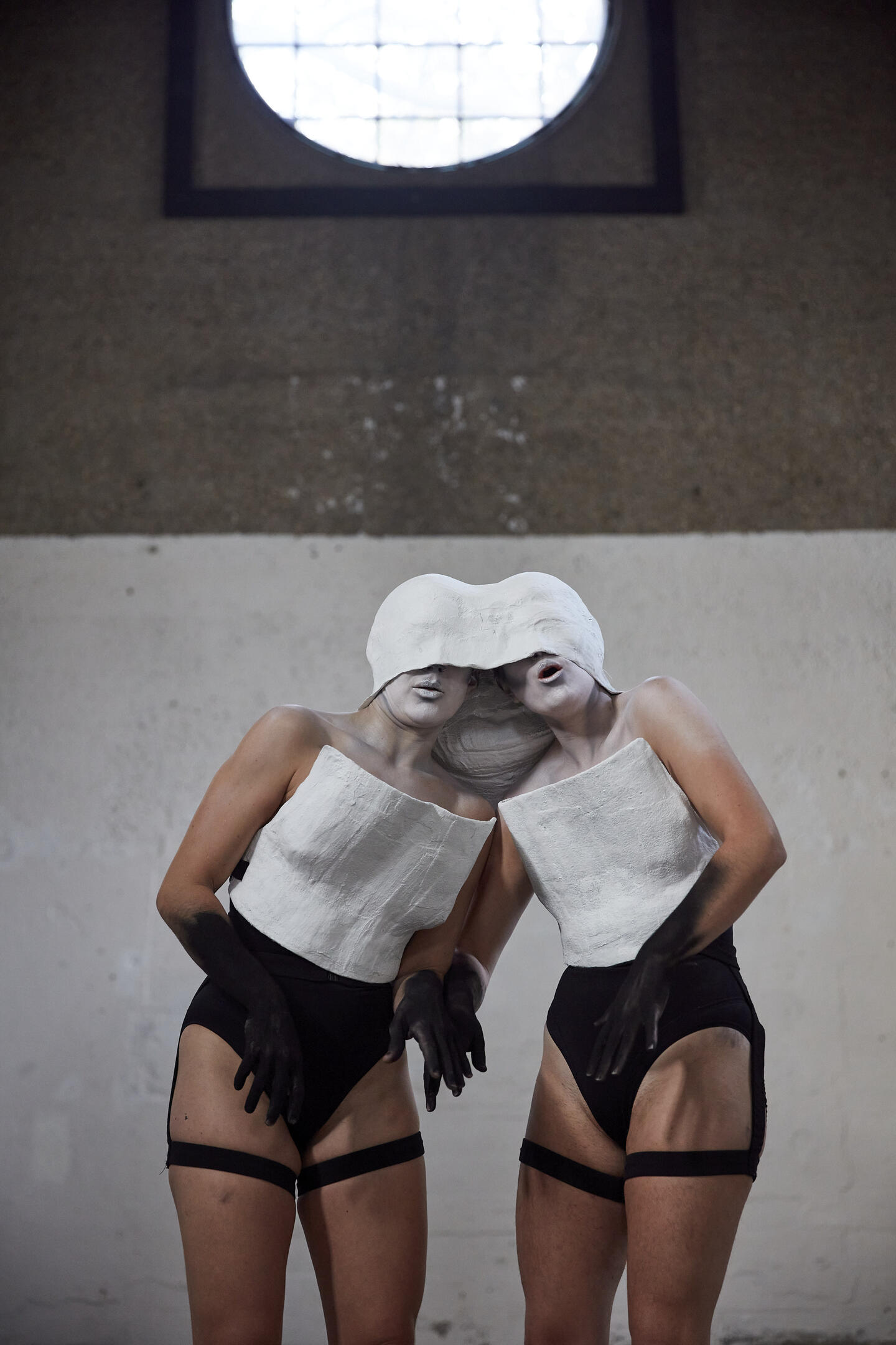 Fani Parali, Aoynx and Drepan (performed by Sophie Brain and Rachel Porter). Photography by Mischa Haller. Courtesy Cooke Latham Gallery and Southwark Park Galleries. 