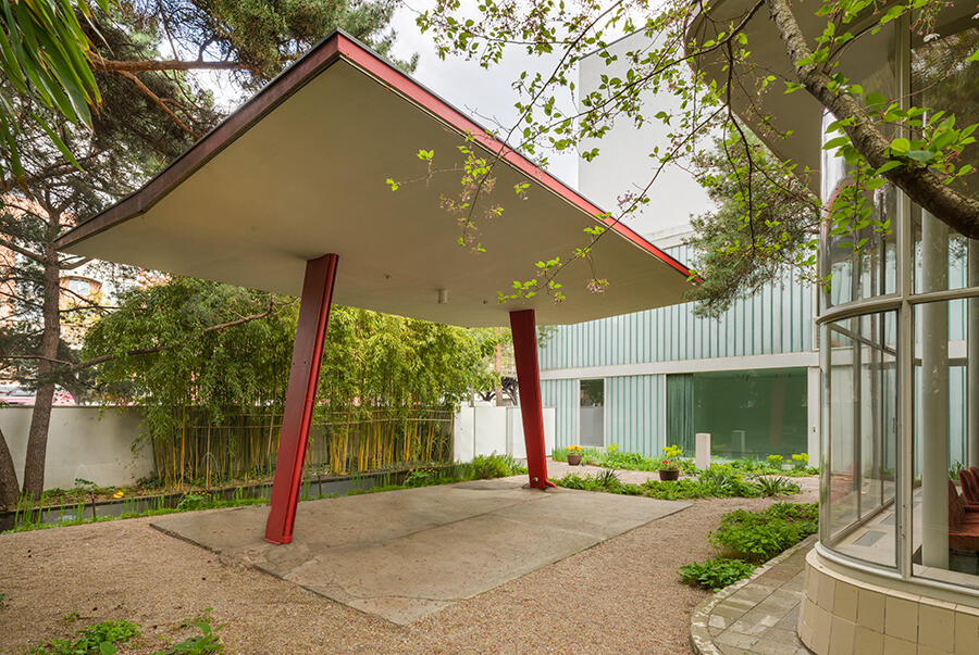 roman-maerz-die-tankstelle-body